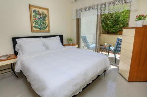 Our Little Strawberry - Charming 1bd Condo in Rosh Pinna
